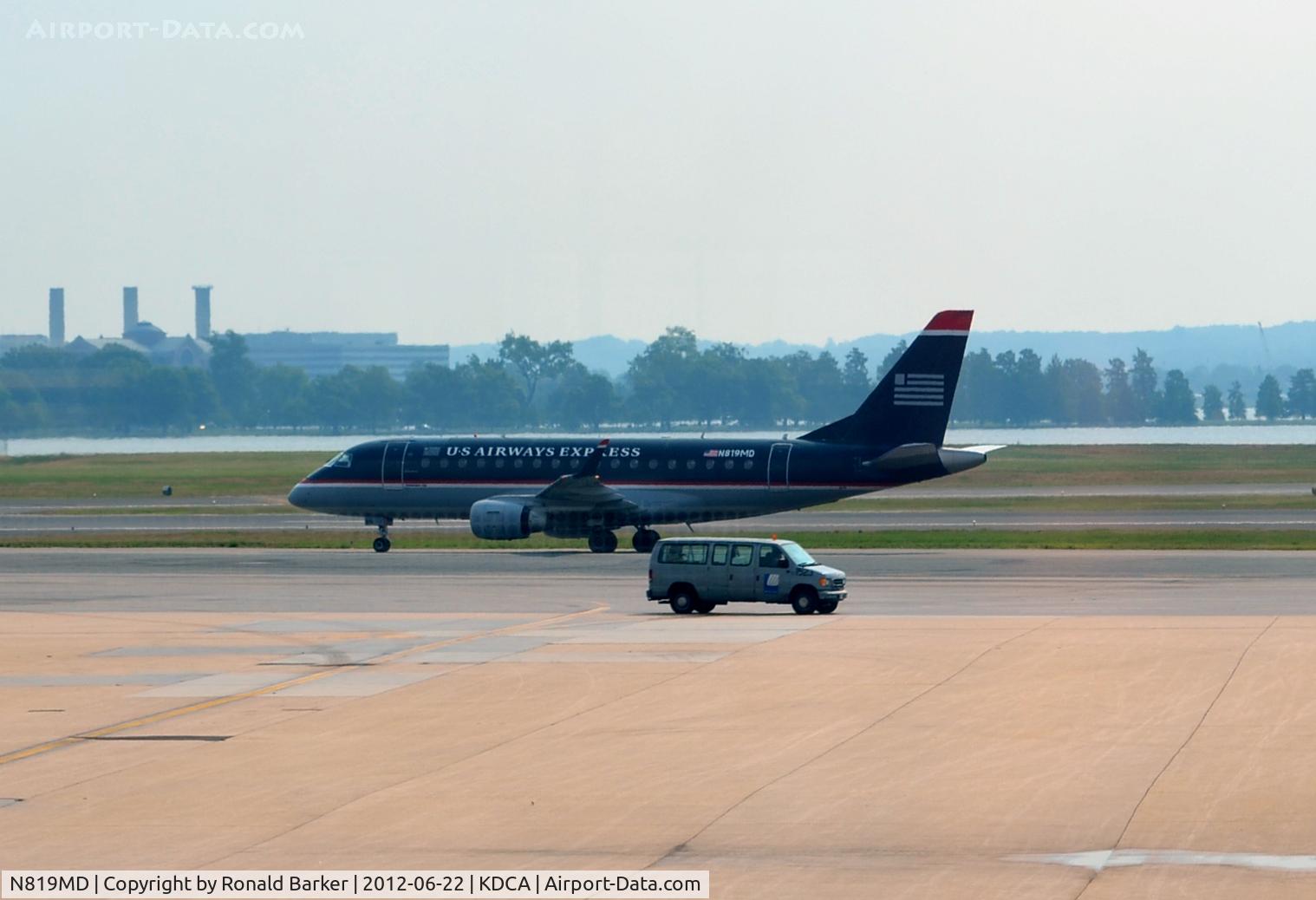 N819MD, 2004 Embraer 170SU (ERJ-170-100SU) C/N 17000040, DCA, VA