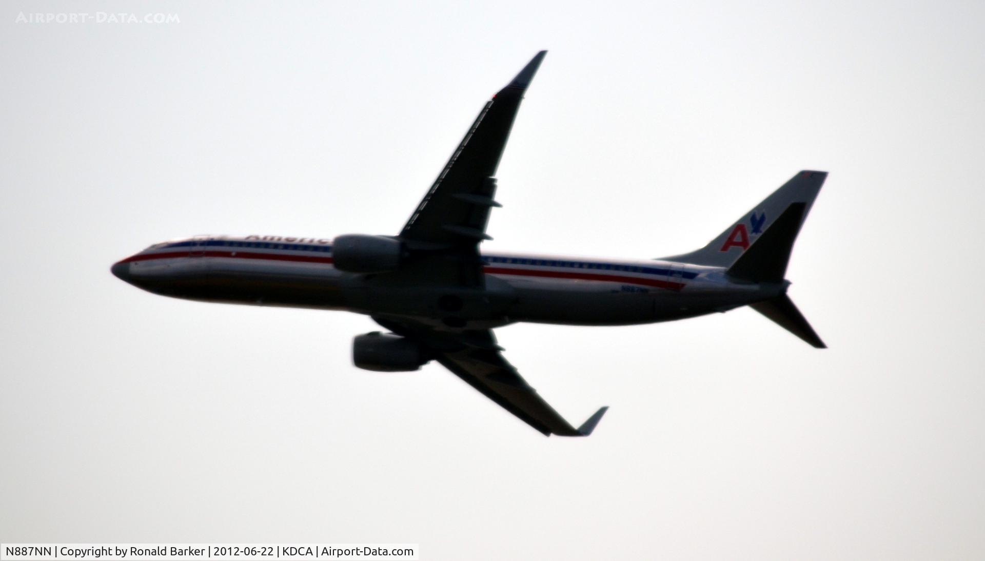 N887NN, 2012 Boeing 737-823 C/N 31141, Missed approach DCA