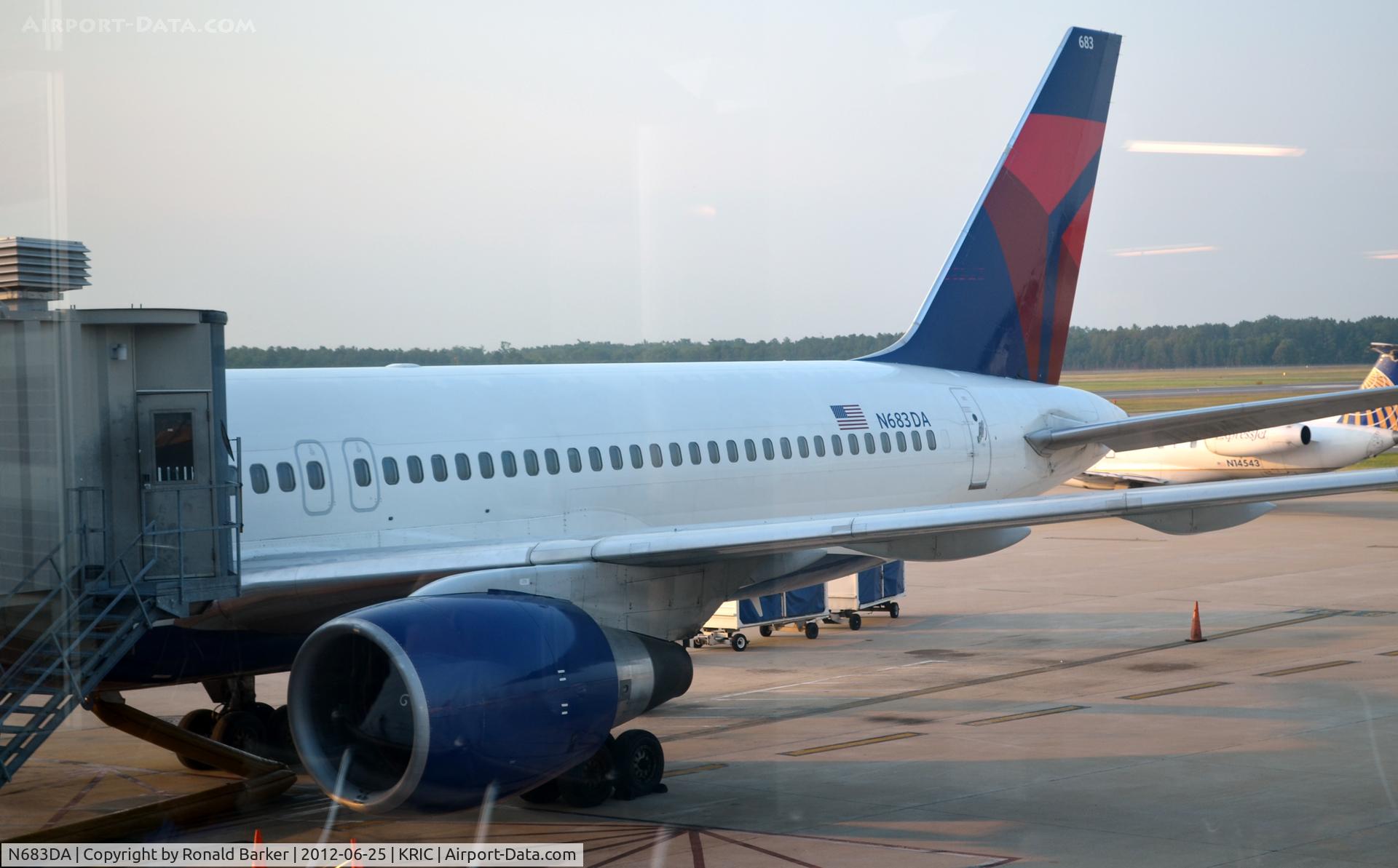 N683DA, 1993 Boeing 757-232 C/N 27103, RIC, VA