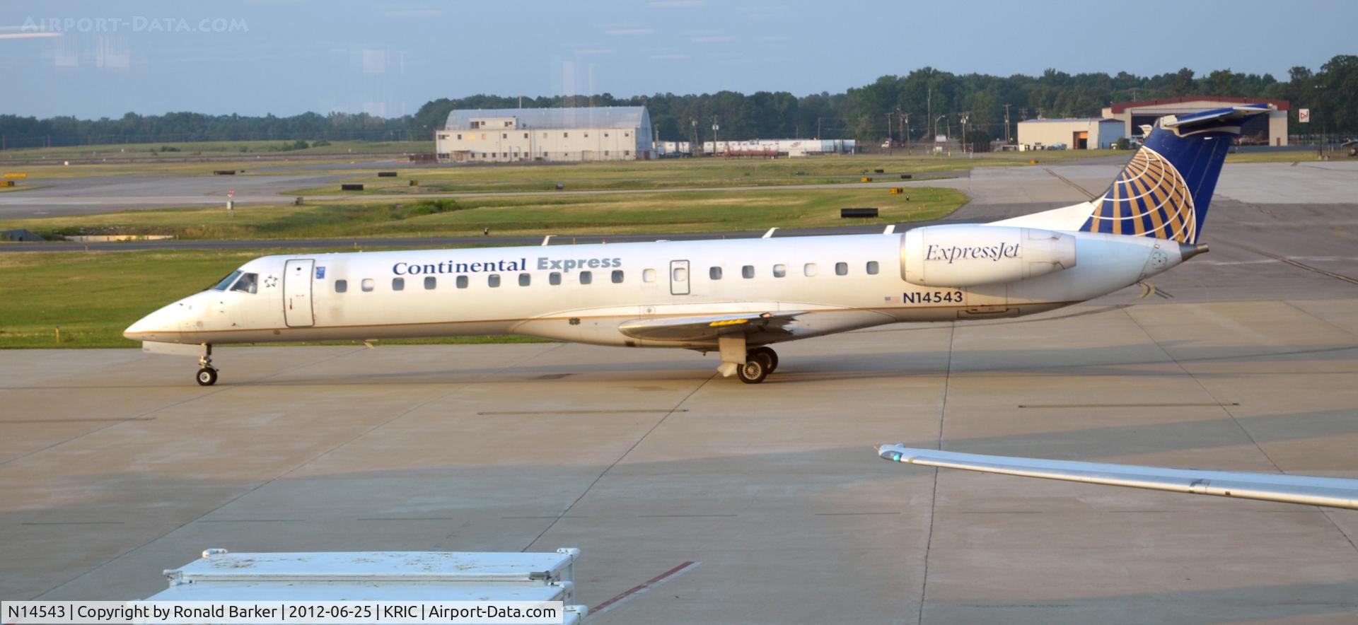 N14543, 2002 Embraer ERJ-145LR (EMB-145LR) C/N 145553, Taxi RIC