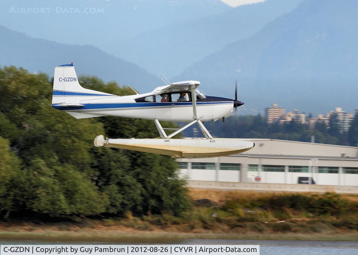 C-GZDN, 1978 Cessna A185F Skywagon 185 C/N 18503715, Landing