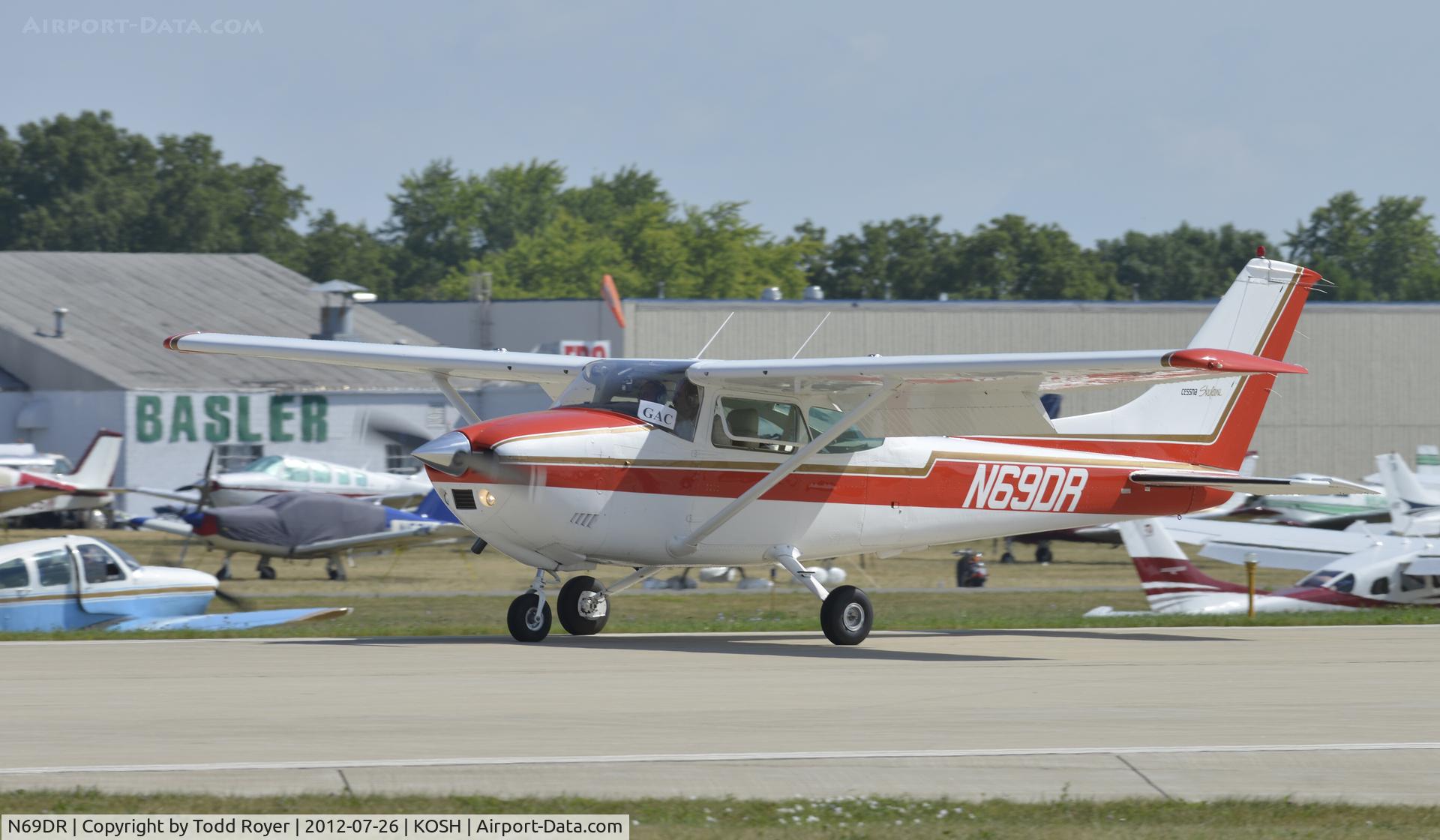 N69DR, 1973 Cessna 182P Skylane C/N 18261860, Arriving at Air Venture on runway 27