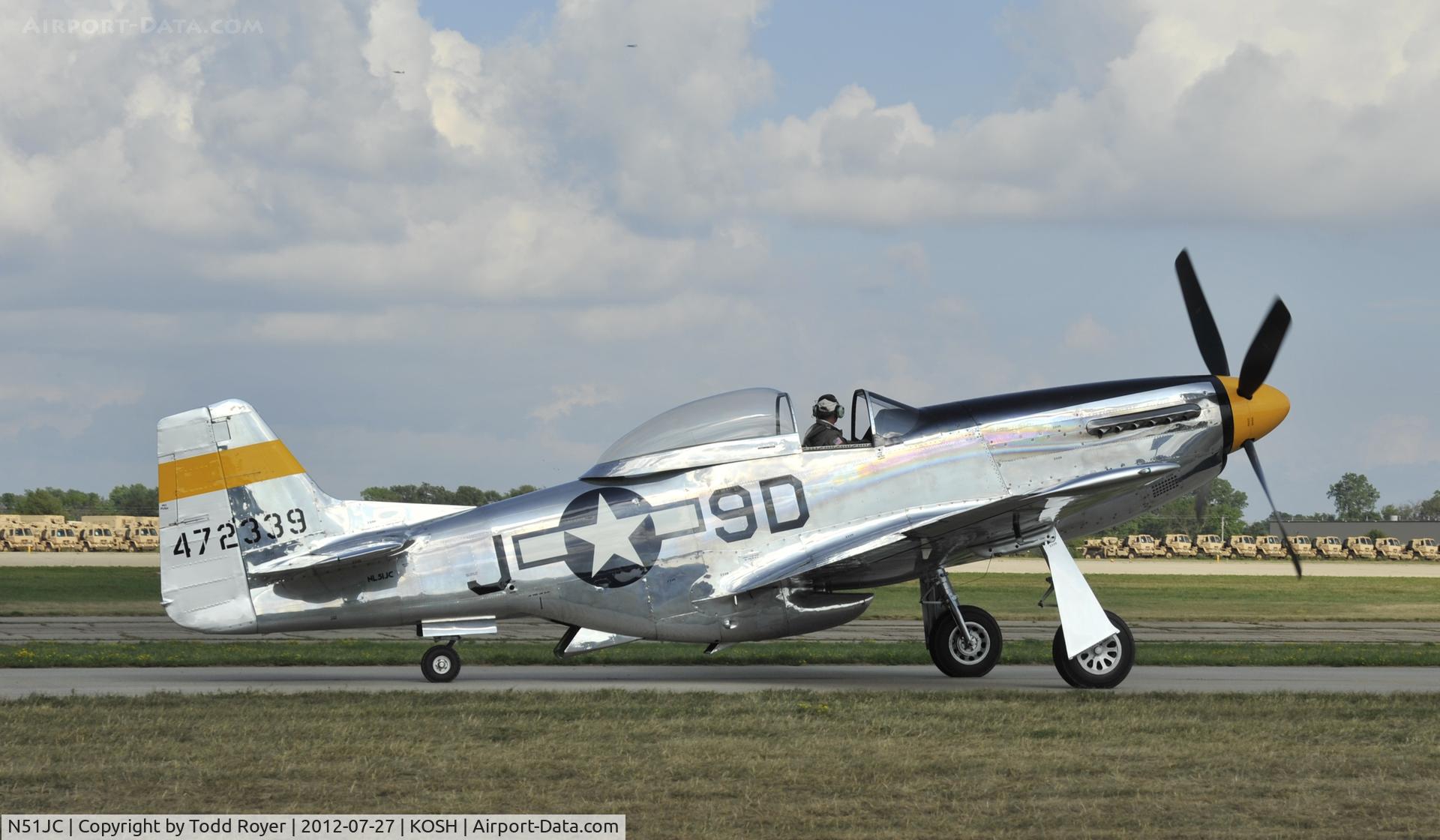 N51JC, 1944 North American P-51D Mustang C/N 122-38798, Taxiing for departure at OSH
