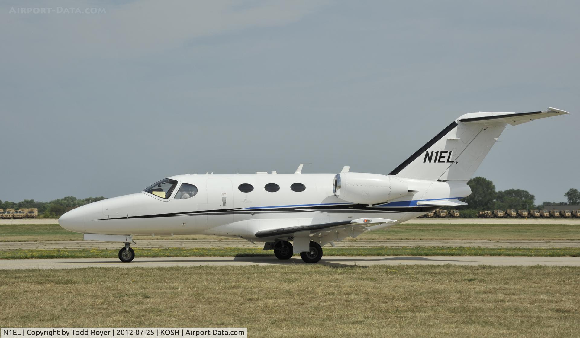 N1EL, 2008 Cessna 510 Citation Mustang Citation Mustang C/N 510-0061, Tuskegee Airmen arriving at Airventure