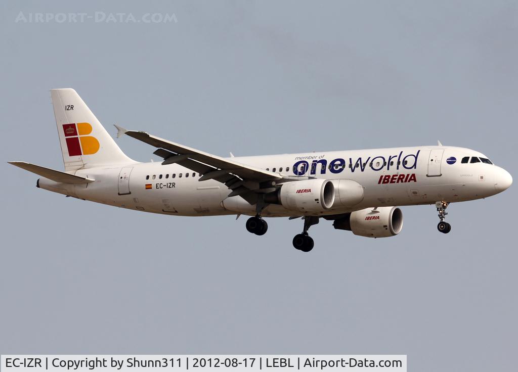 EC-IZR, 2004 Airbus A320-214 C/N 2242, Landing rwy 25R in One World c/s