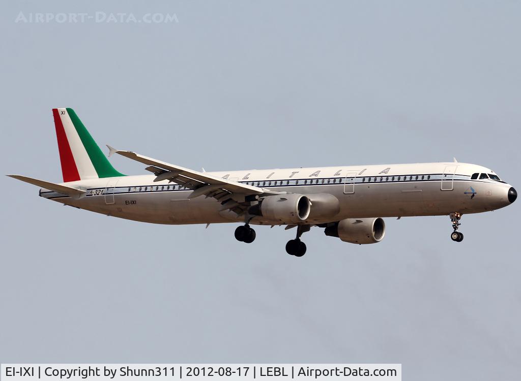 EI-IXI, 1994 Airbus A321-112 C/N 494, Landing rwy 25R in Retro c/s