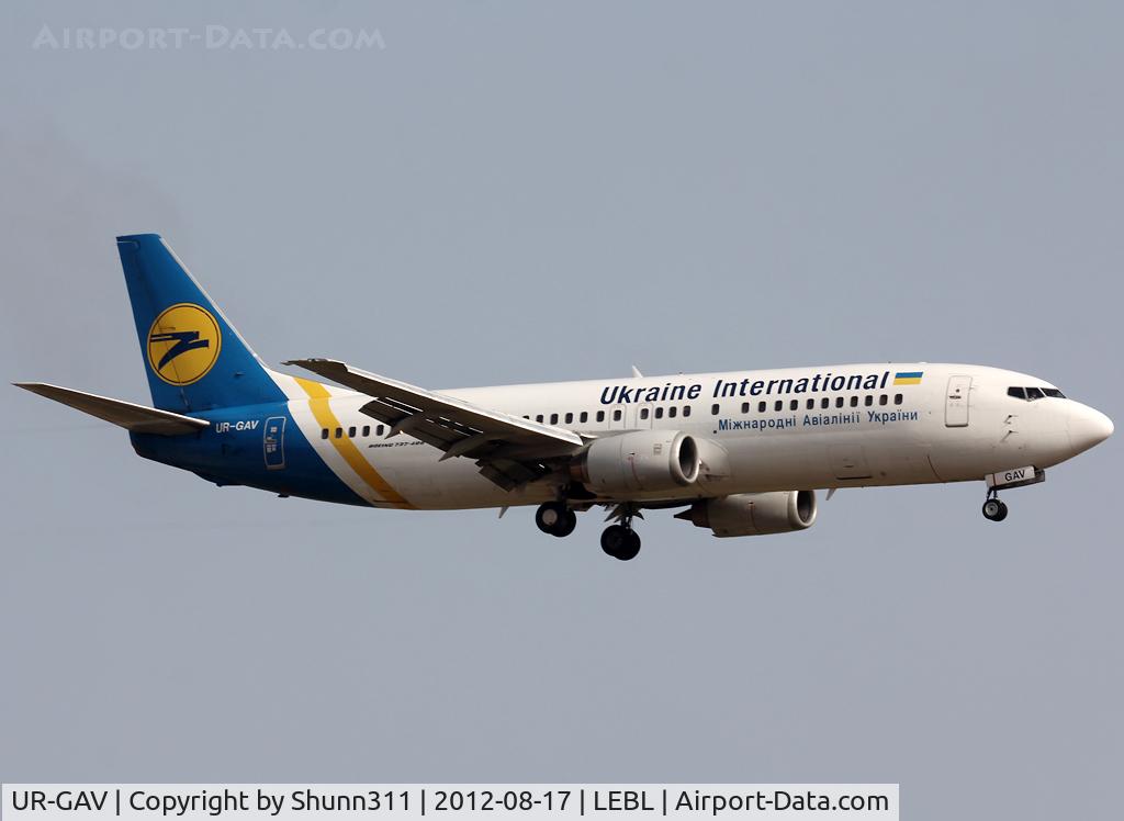 UR-GAV, 1992 Boeing 737-4C9 C/N 26437, Landing rwy 25R