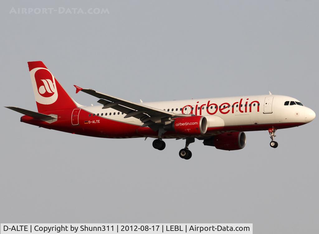 D-ALTE, 2001 Airbus A320-214 C/N 1504, Landing rwy 25R