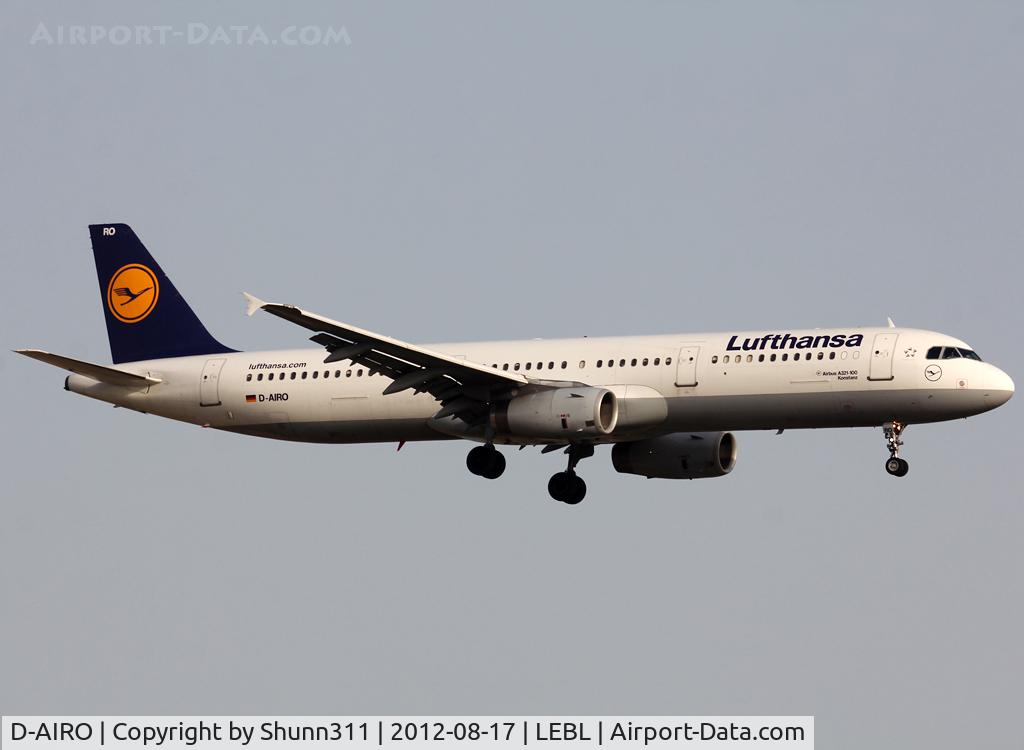 D-AIRO, 1995 Airbus A321-131 C/N 0563, Landing rwy 25R