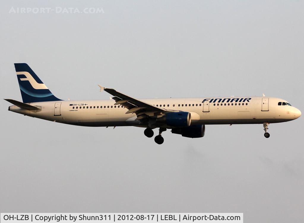 OH-LZB, 1999 Airbus A321-211 C/N 0961, Landing rwy 25R