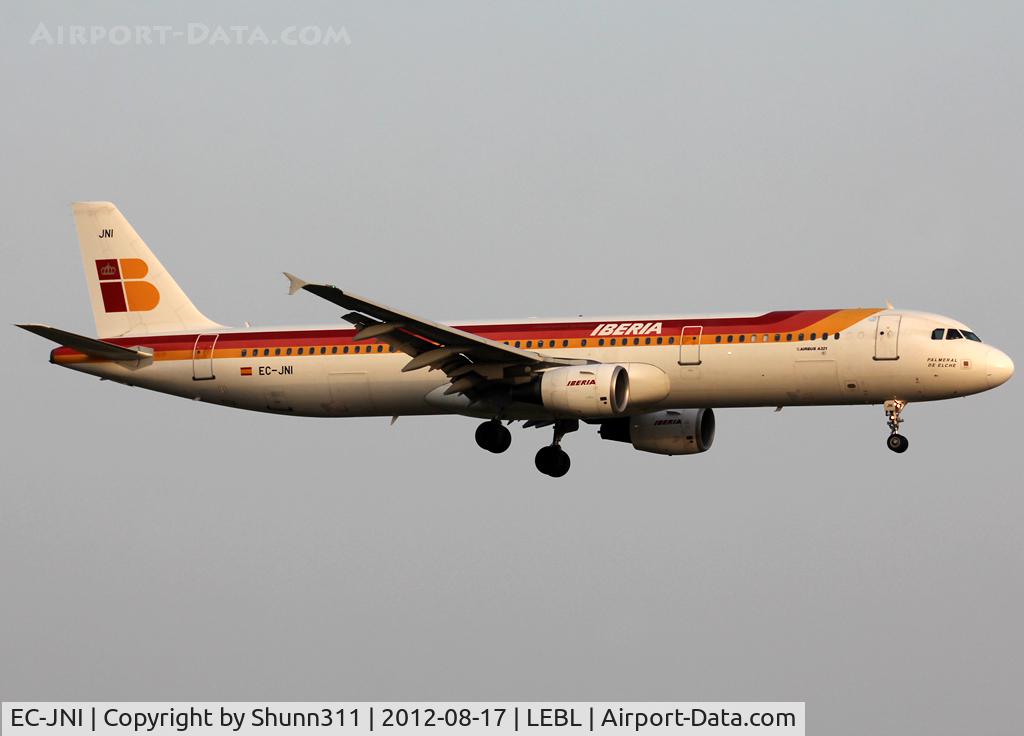 EC-JNI, 2004 Airbus A321-211 C/N 2270, Landing rwy 25R