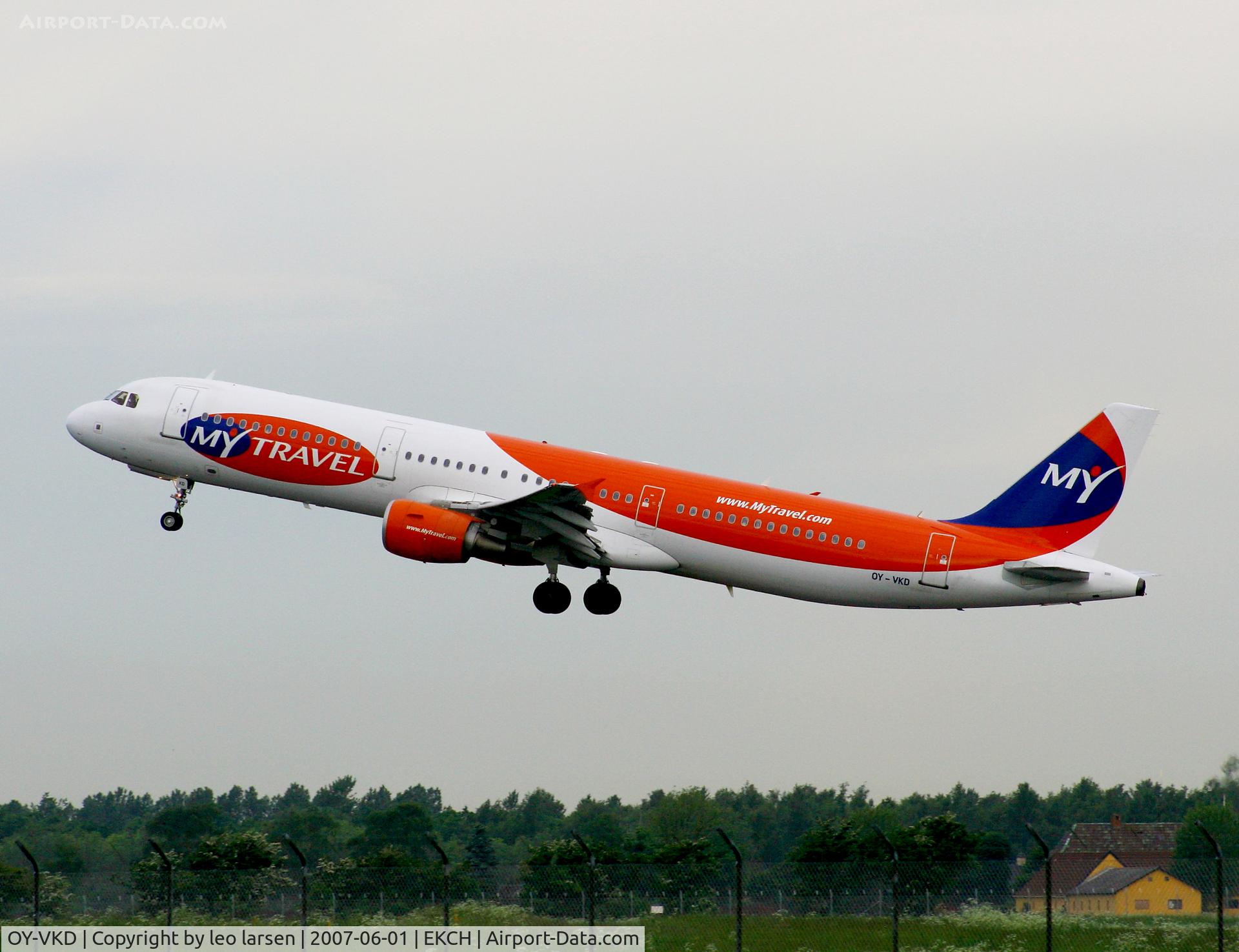 OY-VKD, 2003 Airbus A321-211 C/N 1960, Copenhagen Kastrup 1.6.07