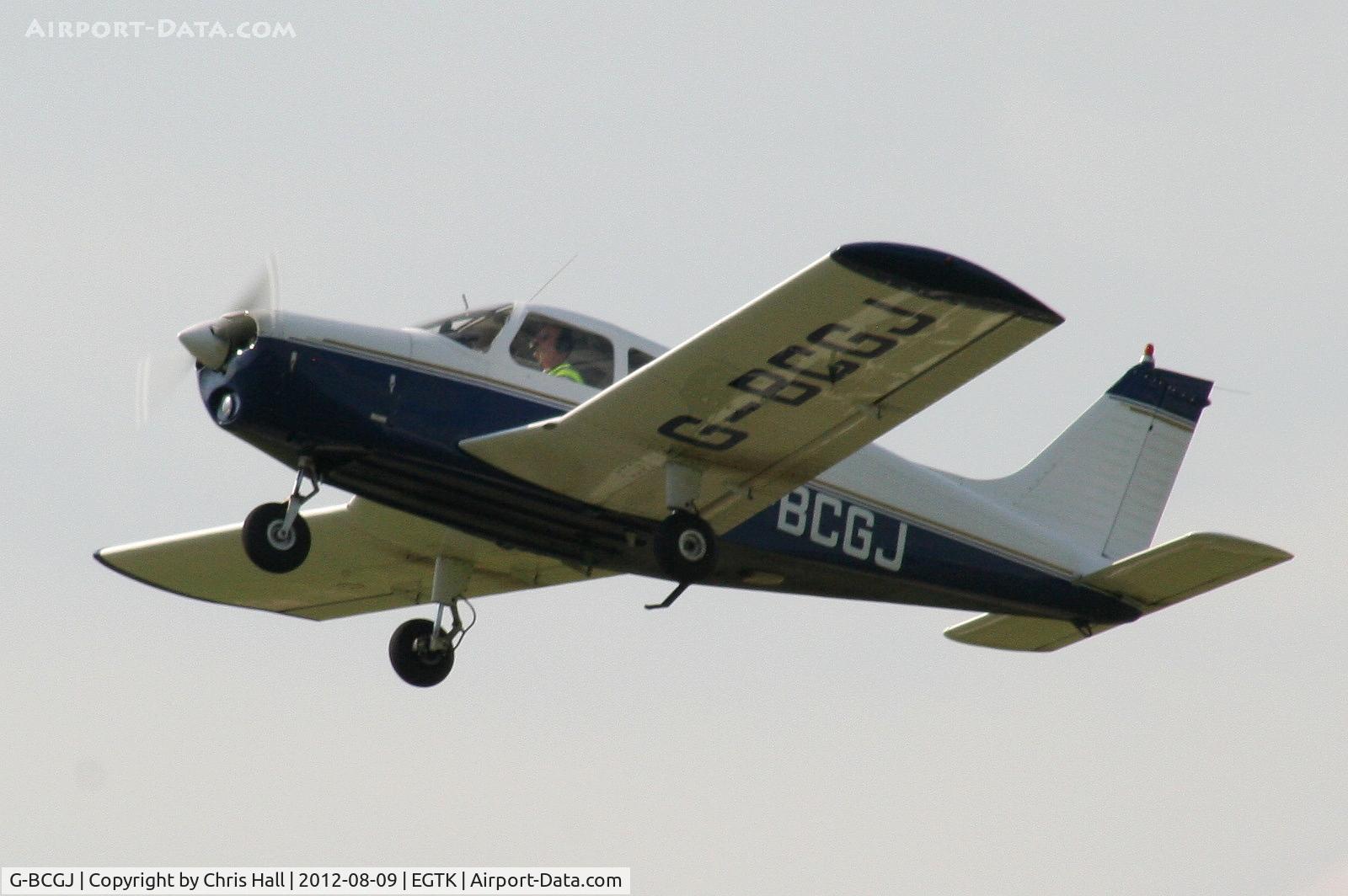 G-BCGJ, 1974 Piper PA-28-140 Cherokee Cruiser C/N 28-7425286, departing from Oxford