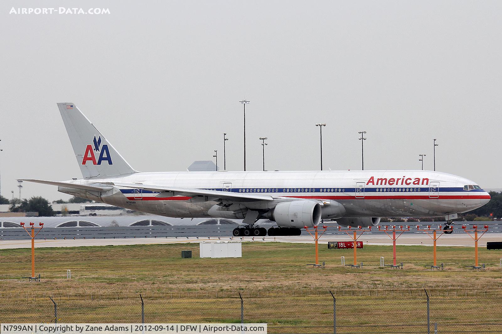 N799AN, 2001 Boeing 777-223 C/N 30258, American Airlines landing at DFW Airport