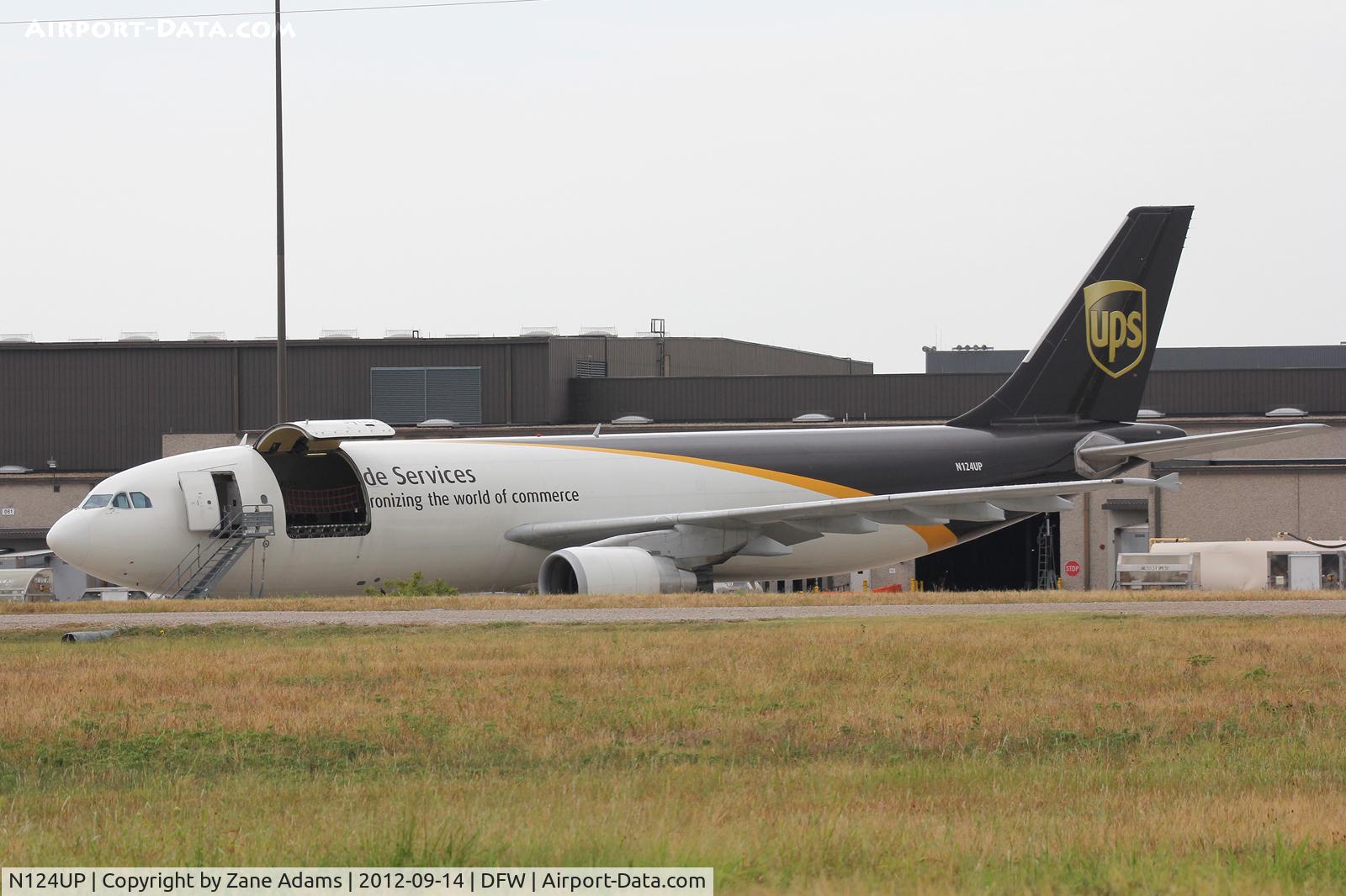 N124UP, 2000 Airbus A300F4-622R C/N 0808, On the UPS ramp at DFW Airport