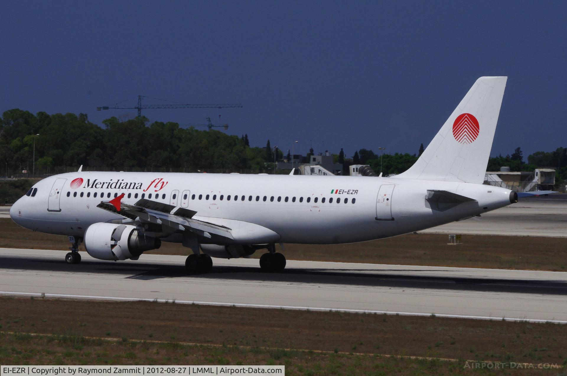 EI-EZR, 2000 Airbus A320-214 C/N 1198, A320 EI-EZR Meridiana