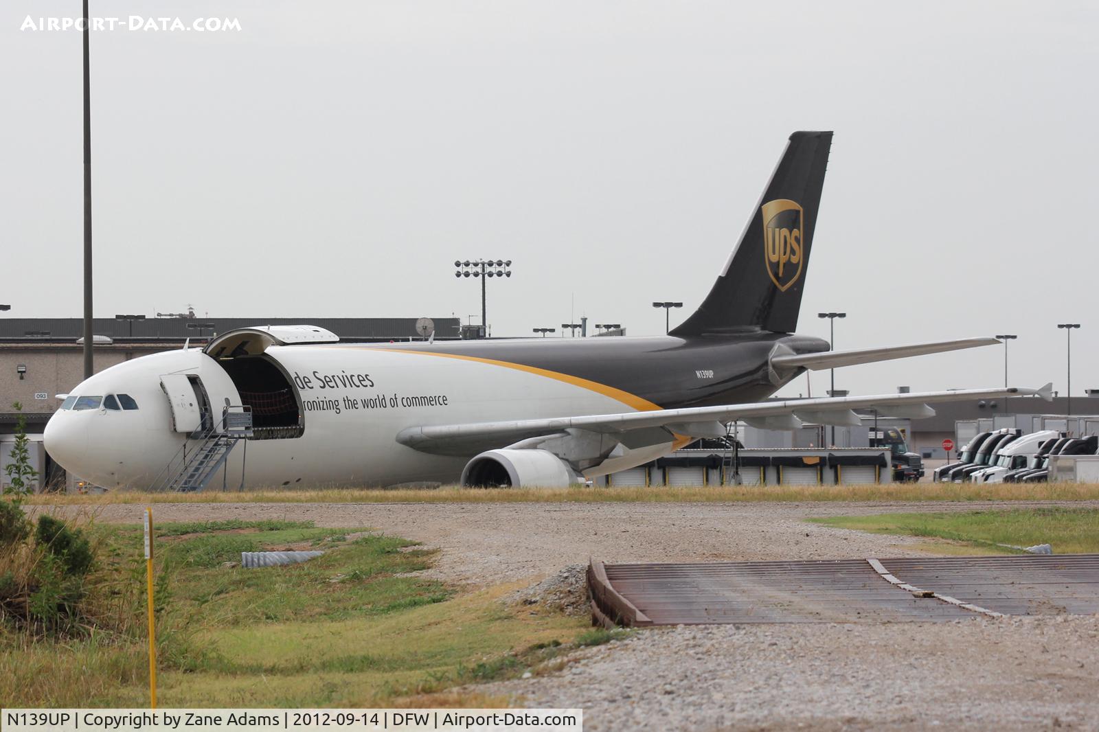 N139UP, 2001 Airbus A300F4-622R(F) C/N 0822, On the UPS ramp at DFW Airport