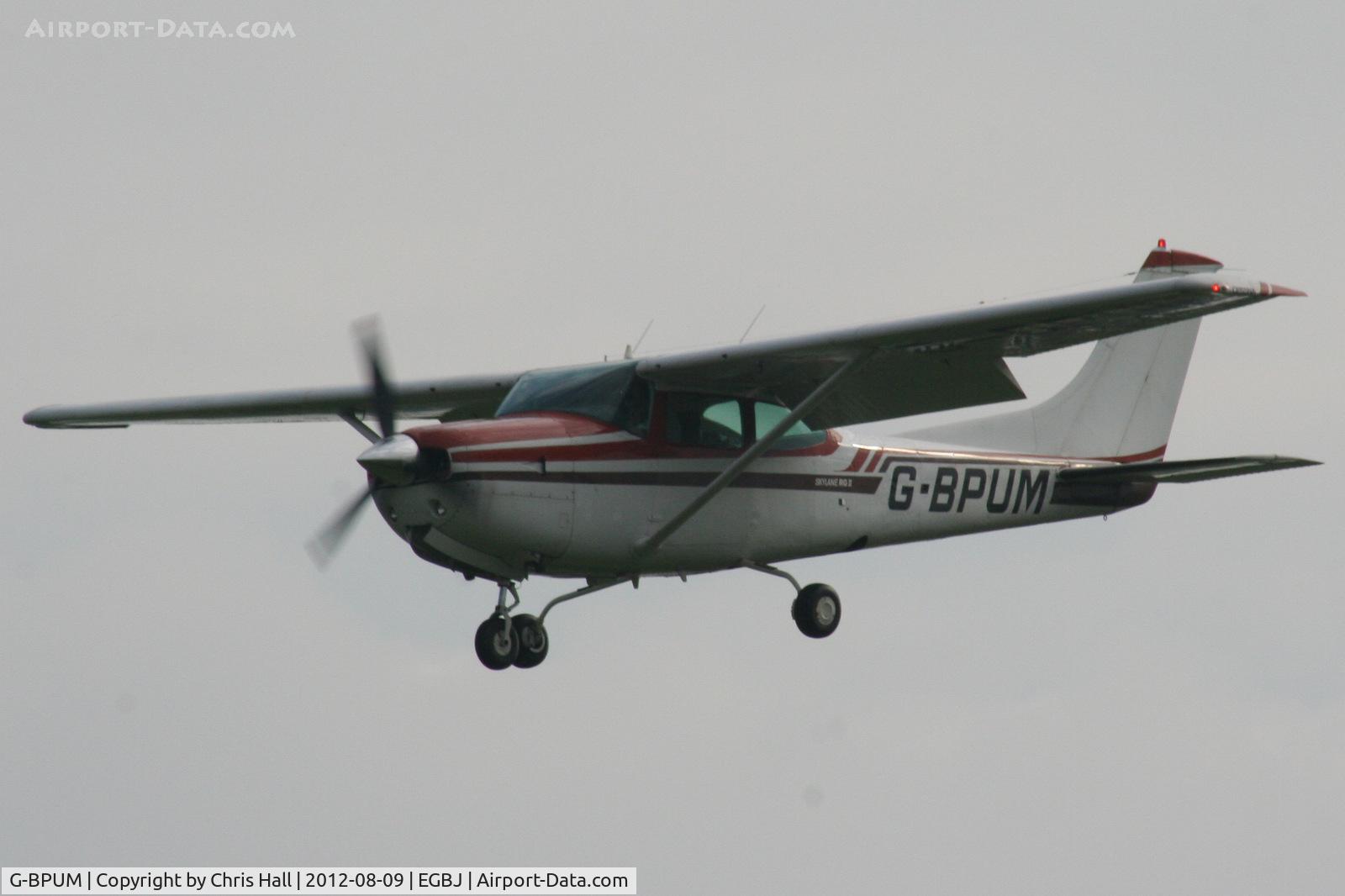 G-BPUM, 1979 Cessna R182 Skylane RG C/N R182-00915, on approach for RW27