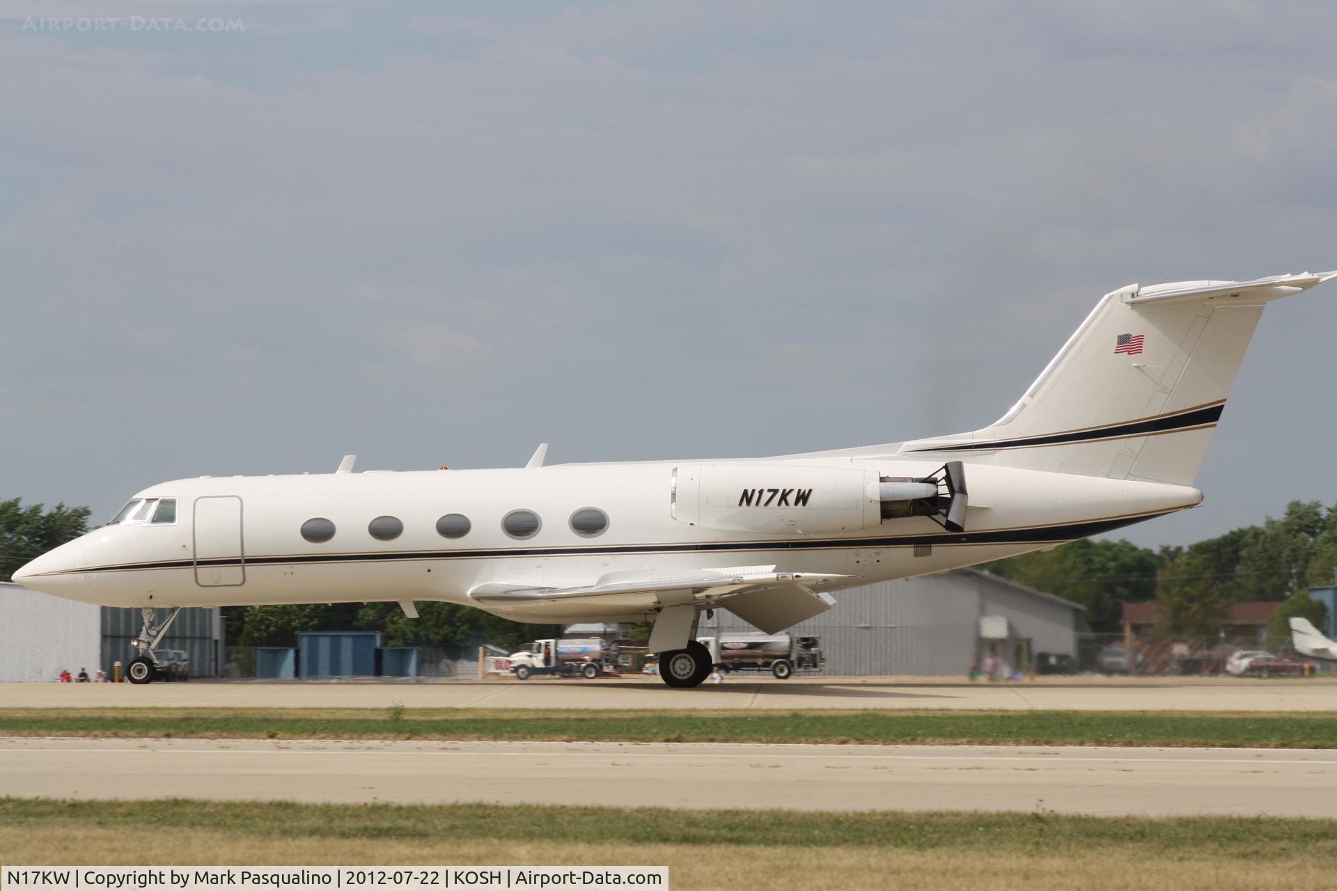 N17KW, Grumman G-1159 Gulfstream II C/N 028, Gulfstream G-1159
