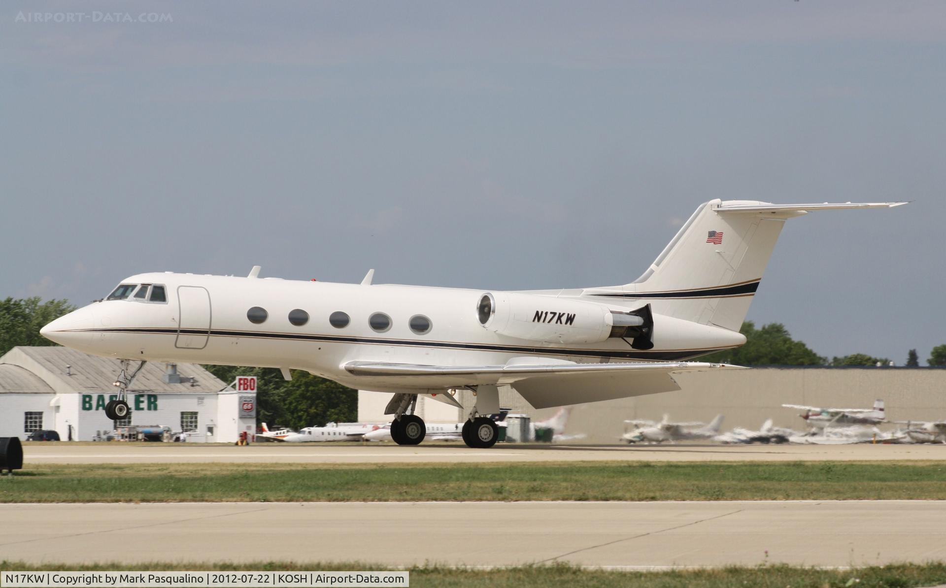 N17KW, Grumman G-1159 Gulfstream II C/N 028, Grumman G-1159