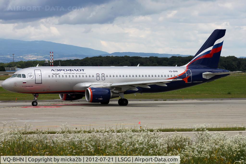 VQ-BHN, 2010 Airbus A320-214 C/N 4498, Taxiing