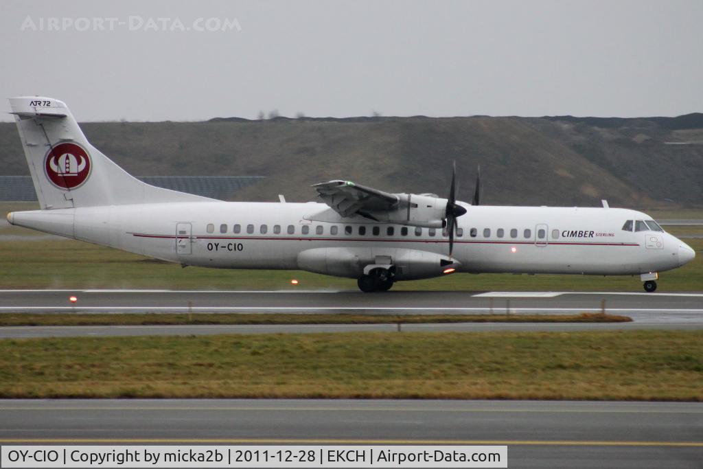 OY-CIO, 1999 ATR 72-212A C/N 595, Take off in 22R