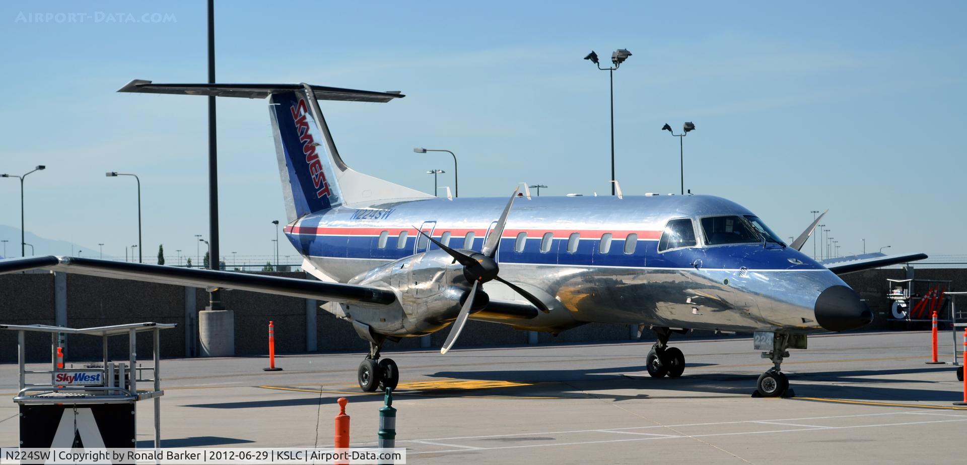 N224SW, 1995 Embraer EMB-120ER Brasilia C/N 120.294, SLC, UT
