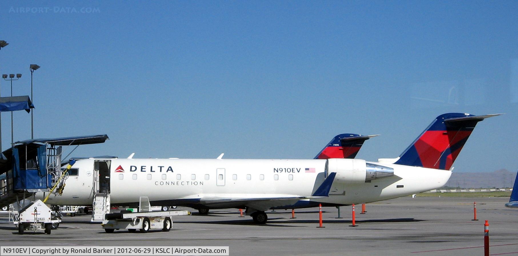 N910EV, 2002 Bombardier CRJ-200ER (CL-600-2B19) C/N 7727, SLC, UT