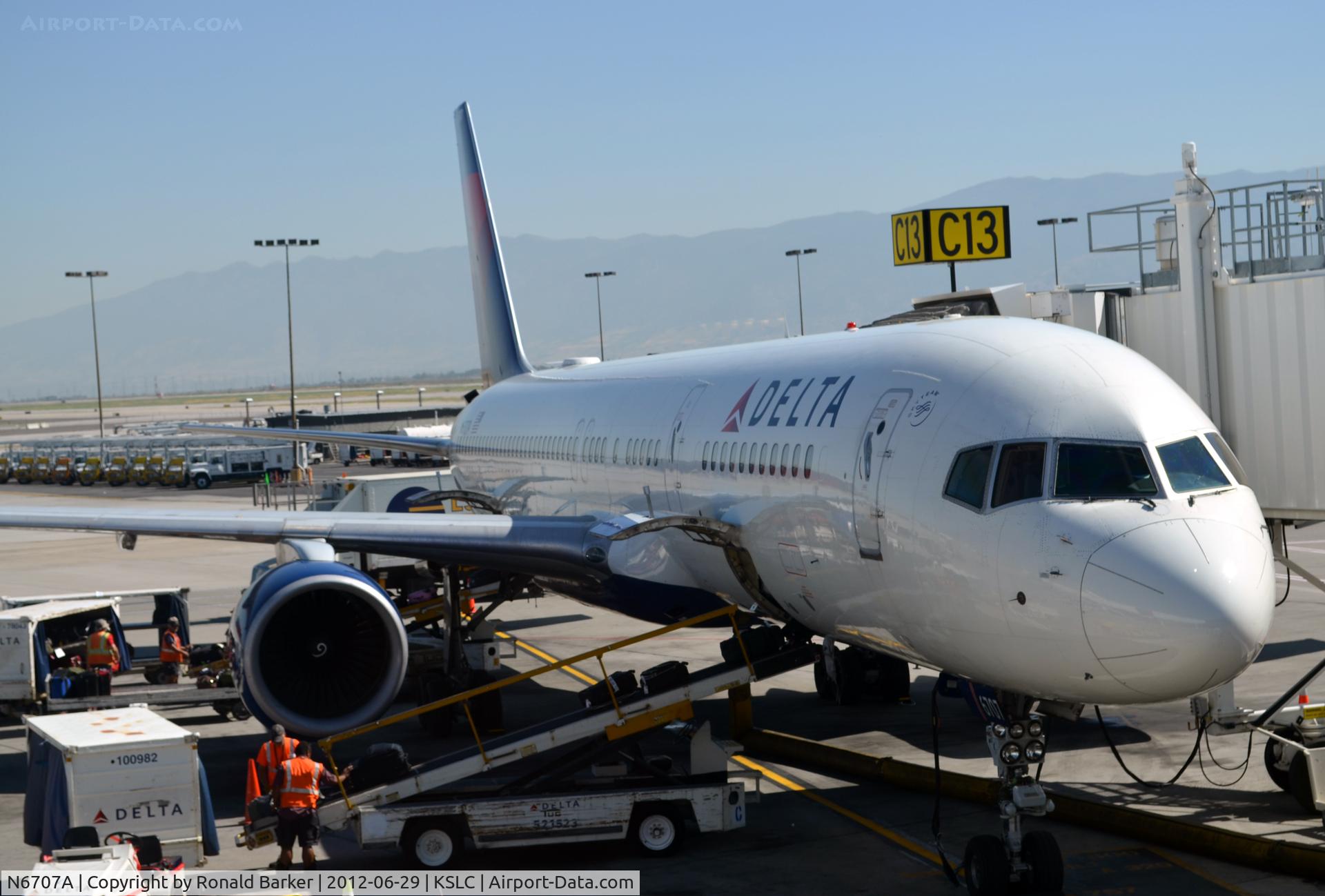 N6707A, 2000 Boeing 757-232 C/N 30395, SLC, UT