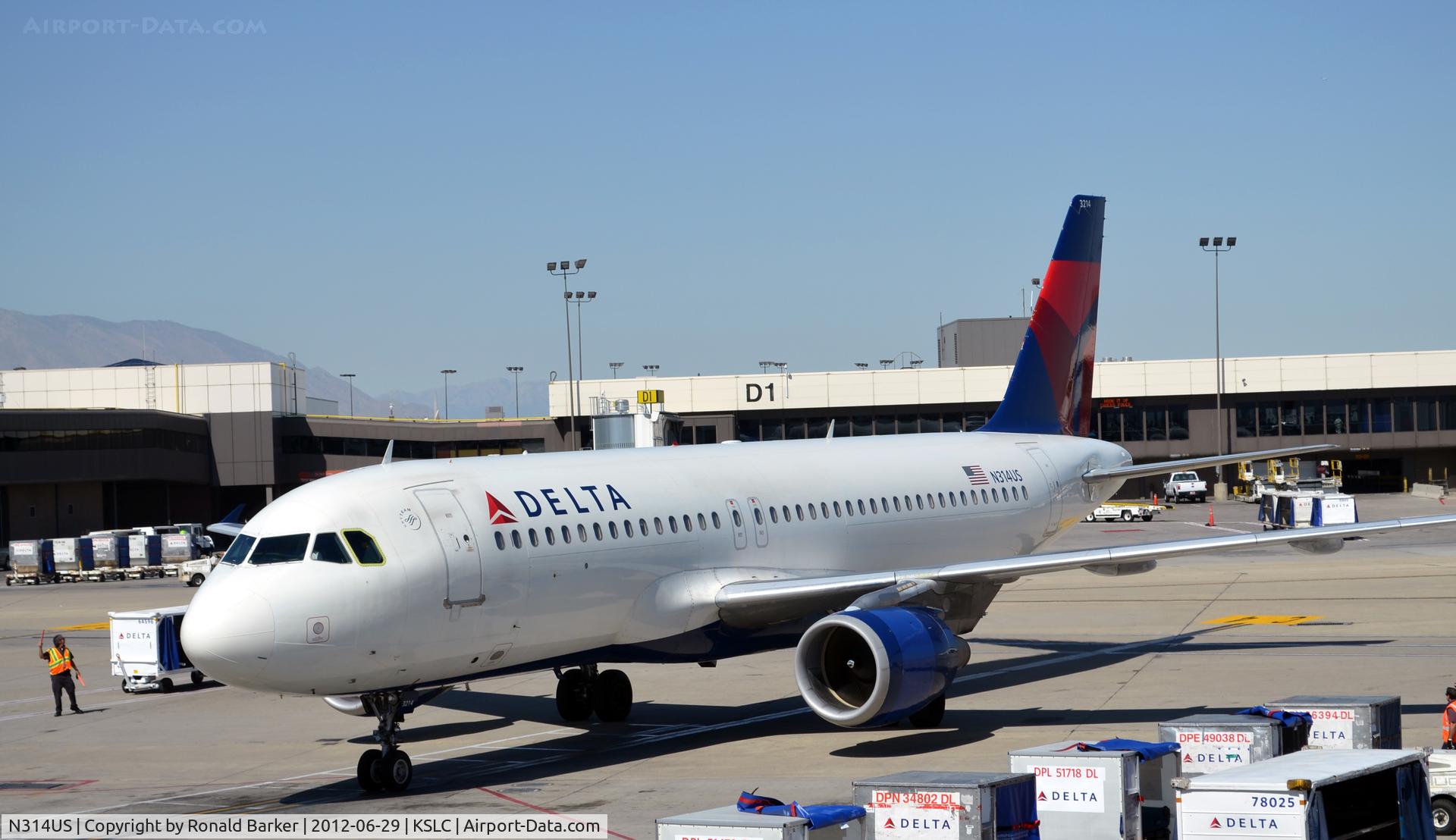 N314US, 1991 Airbus A320-211 C/N 160, Taxi SLC