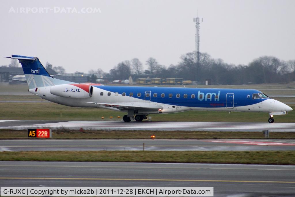 G-RJXC, 1999 Embraer EMB-145EP (ERJ-145EP) C/N 145153, Take off in 22R