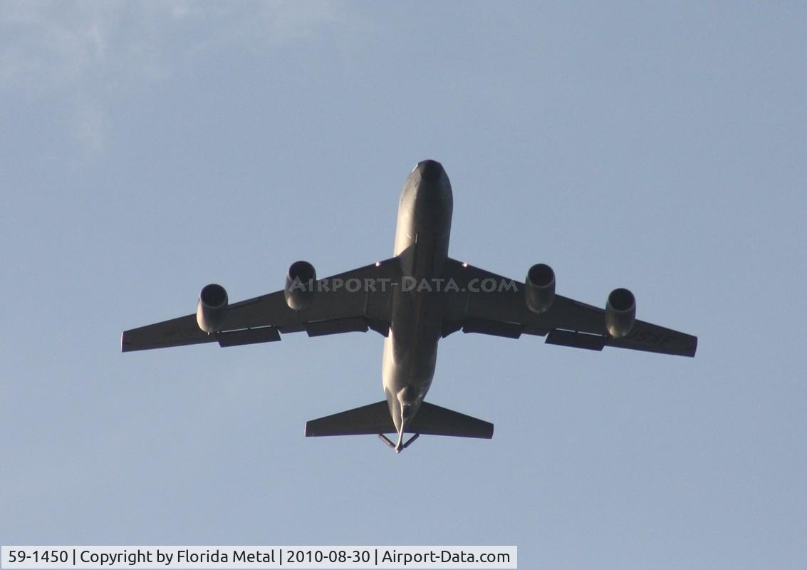 59-1450, 1959 Boeing KC-135R Stratotanker C/N 17938, KC-135R on approach to MacDill AFB flying over Passe A Grille Beach