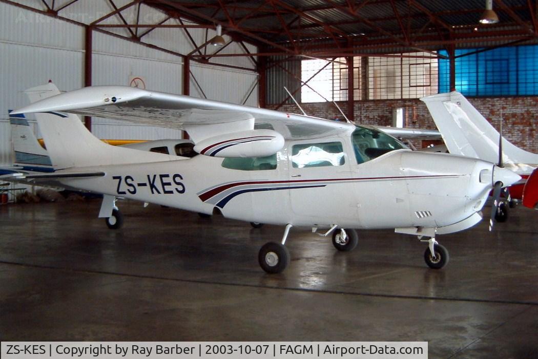 ZS-KES, Cessna 210N Centurion C/N 21063223, Cessna 210N Centurion [210-63223] Rand~ZS 07/10/2003.