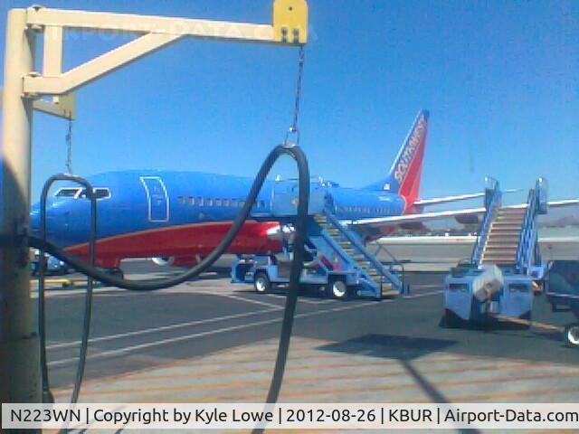 N223WN, 2005 Boeing 737-7H4 C/N 32492, Shot in Burbank going to Oakland,CA