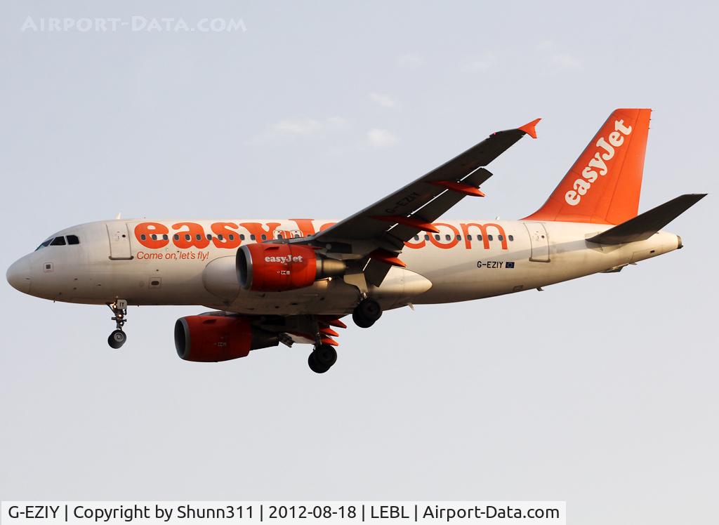 G-EZIY, 2005 Airbus A319-111 C/N 2636, Landing rwy 25R
