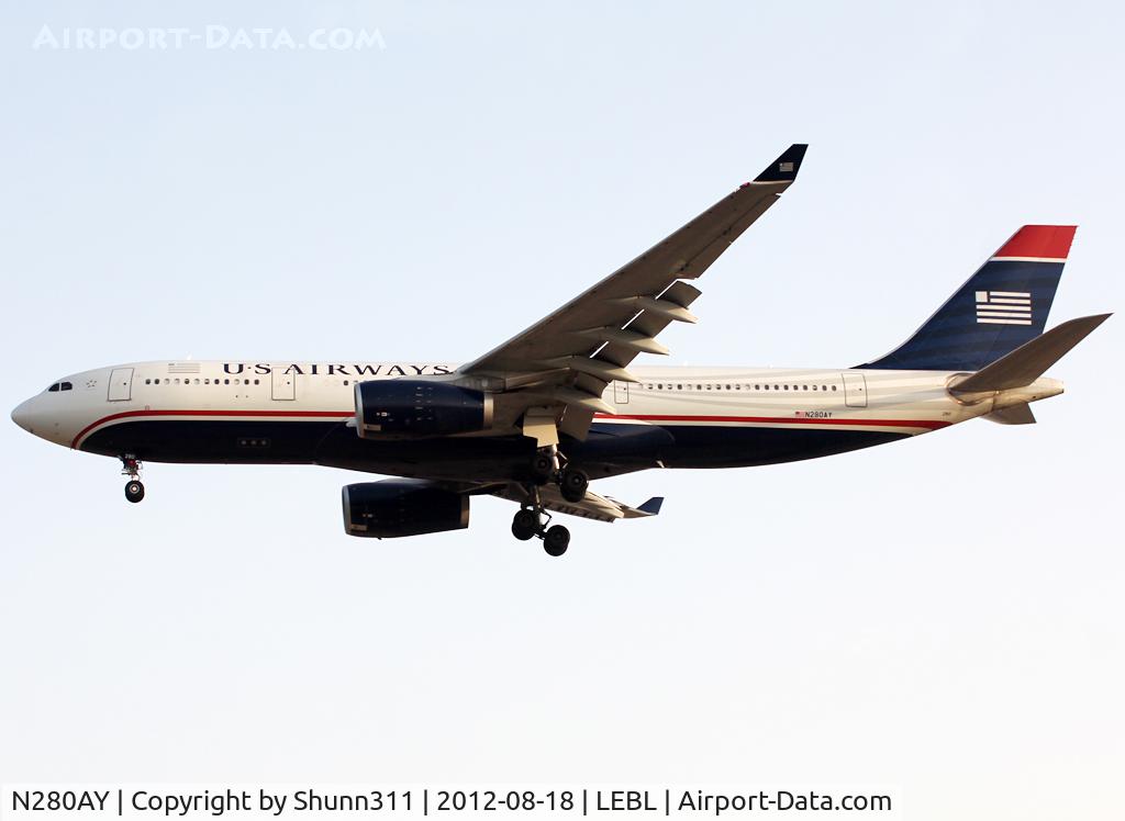 N280AY, 2009 Airbus A330-243 C/N 1022, Landing rwy 25R