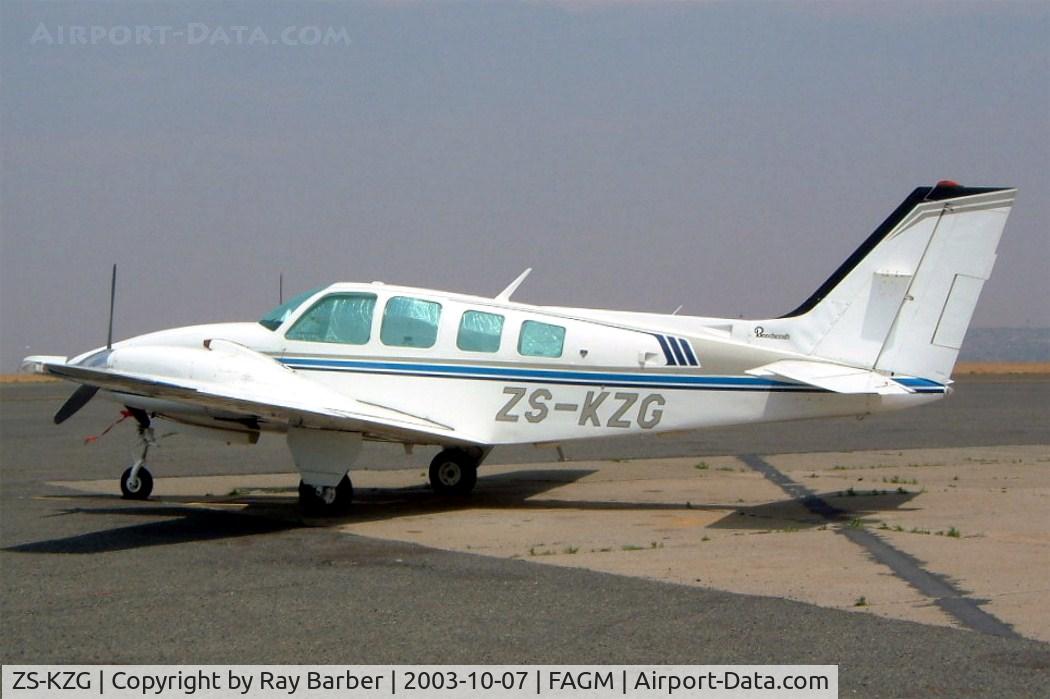 ZS-KZG, Beech 58 Baron Baron C/N TH-1234, Beech 58 Baron [TH-1234] Rand~ZS 07/10/2003
