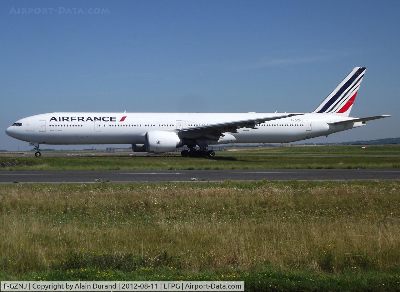 F-GZNJ, 2011 Boeing 777-328/ER C/N 38706, C/N 928, ferried PAE-CDG 2011-11-15/16 on delivery flight.