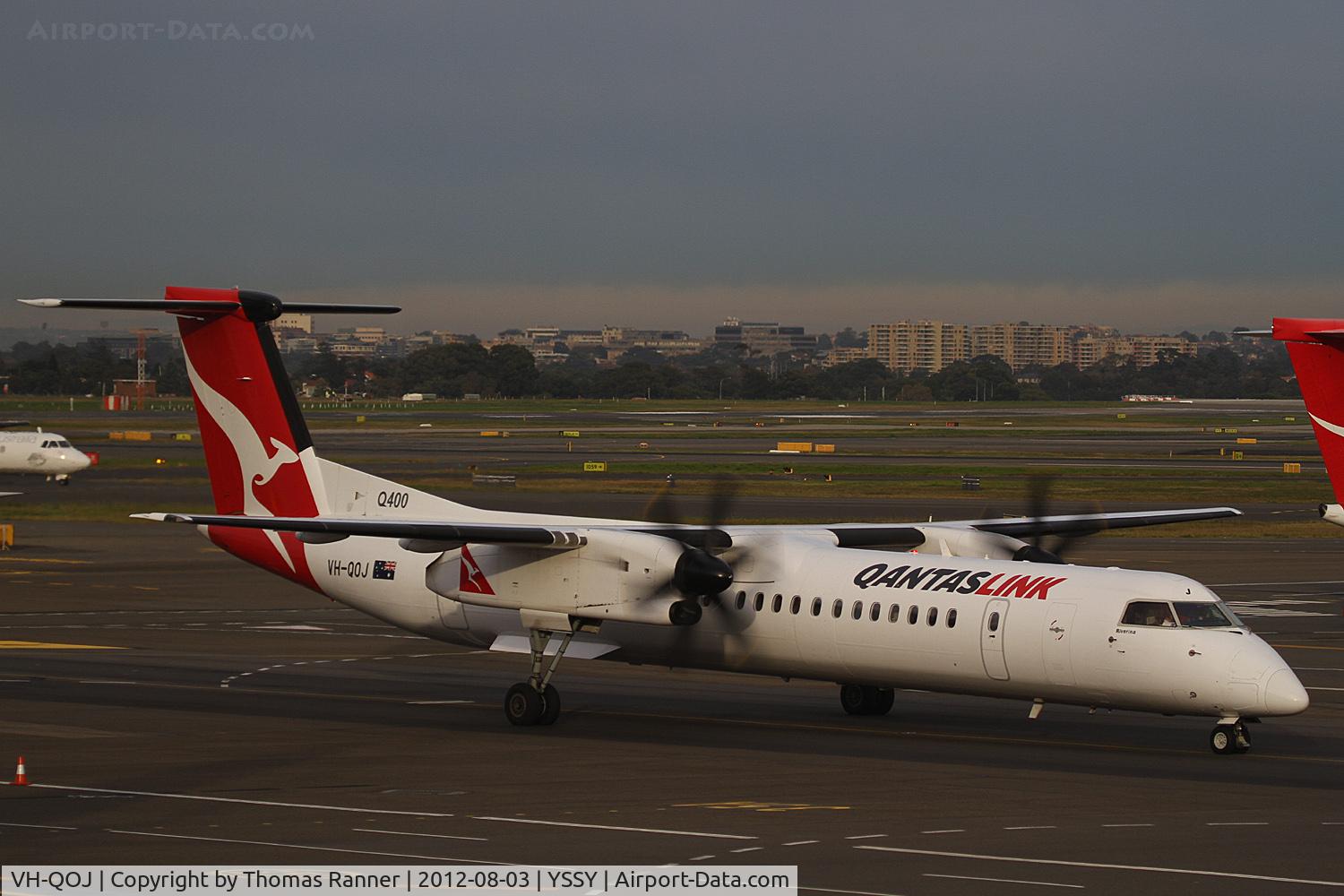 VH-QOJ, 2007 De Havilland Canada DHC-8-402Q Dash 8 C/N 4192, QantasLink DHC 8