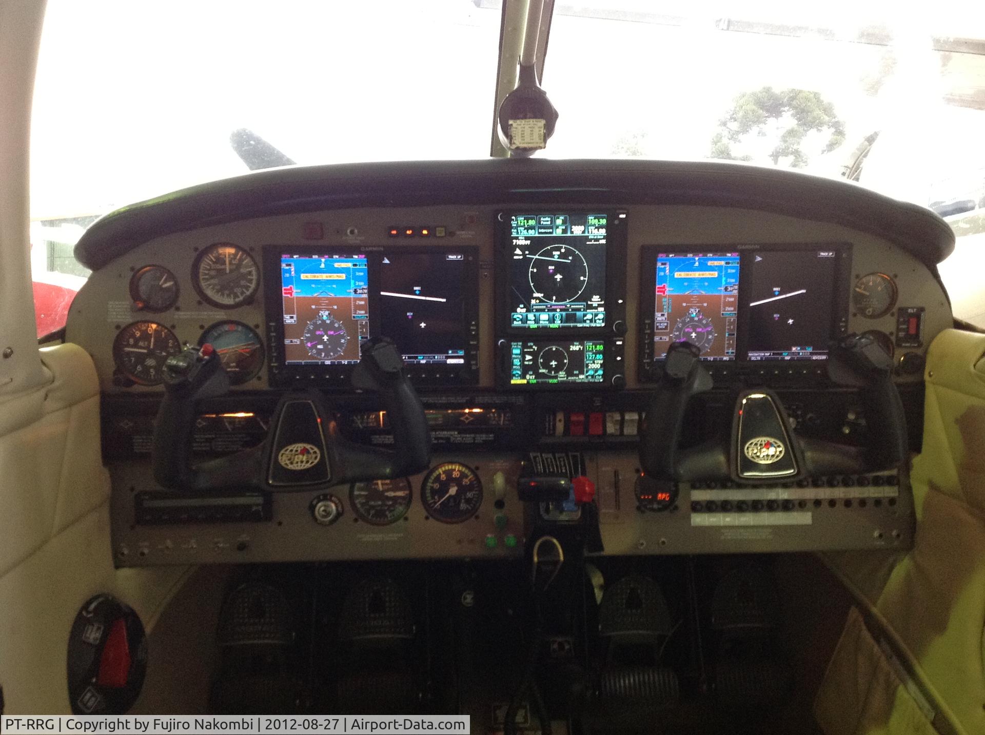 PT-RRG, 1984 Embraer EMB-711ST Corisco II turbo C/N 84-711408, PT-RRG's new glass cockpit
