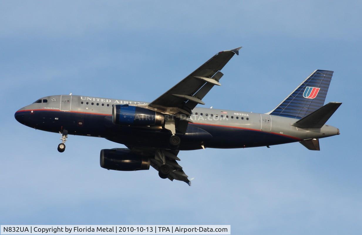 N832UA, 2000 Airbus A319-131 C/N 1321, United A319