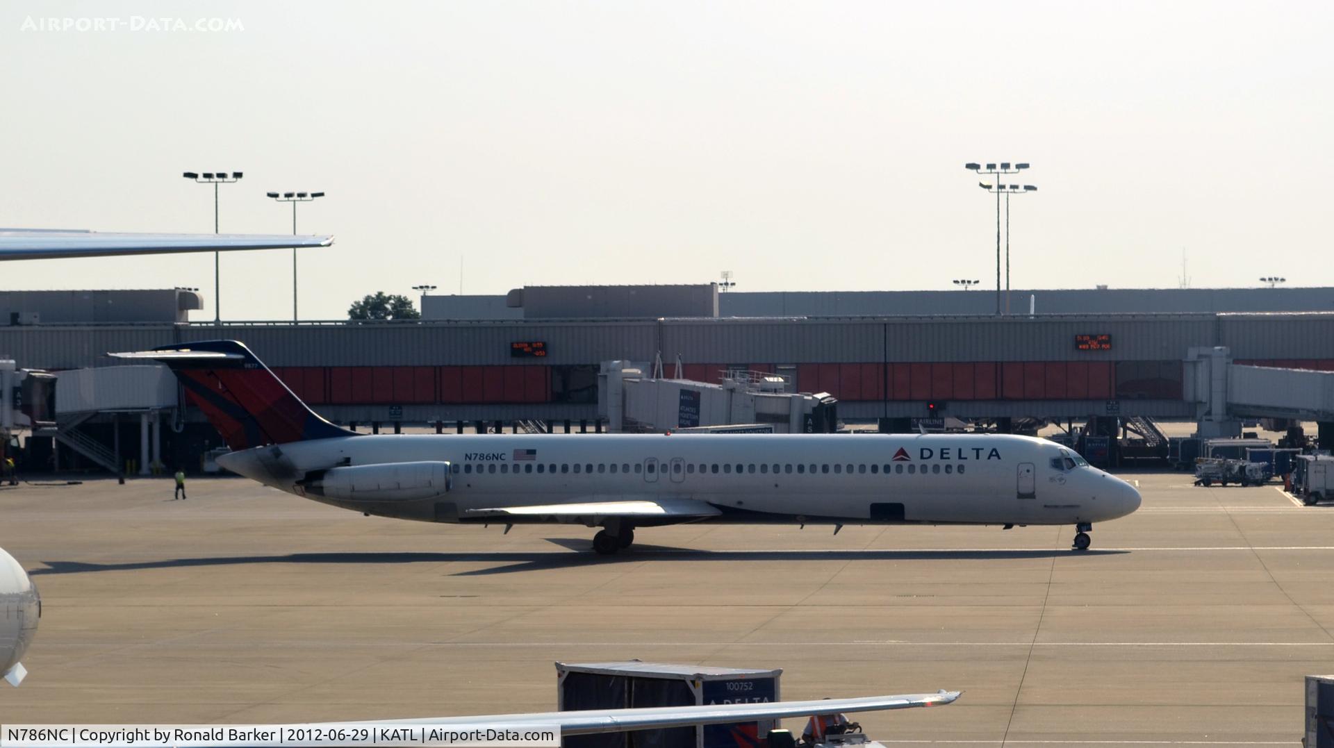 N786NC, 1980 McDonnell Douglas DC-9-51 C/N 48148, Taxi ATL