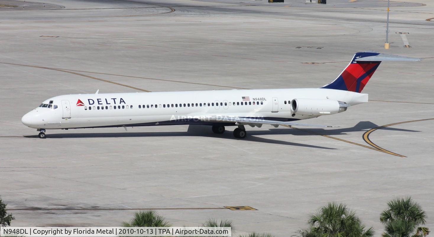 N948DL, 1989 McDonnell Douglas MD-88 C/N 49879, Delta MD-88