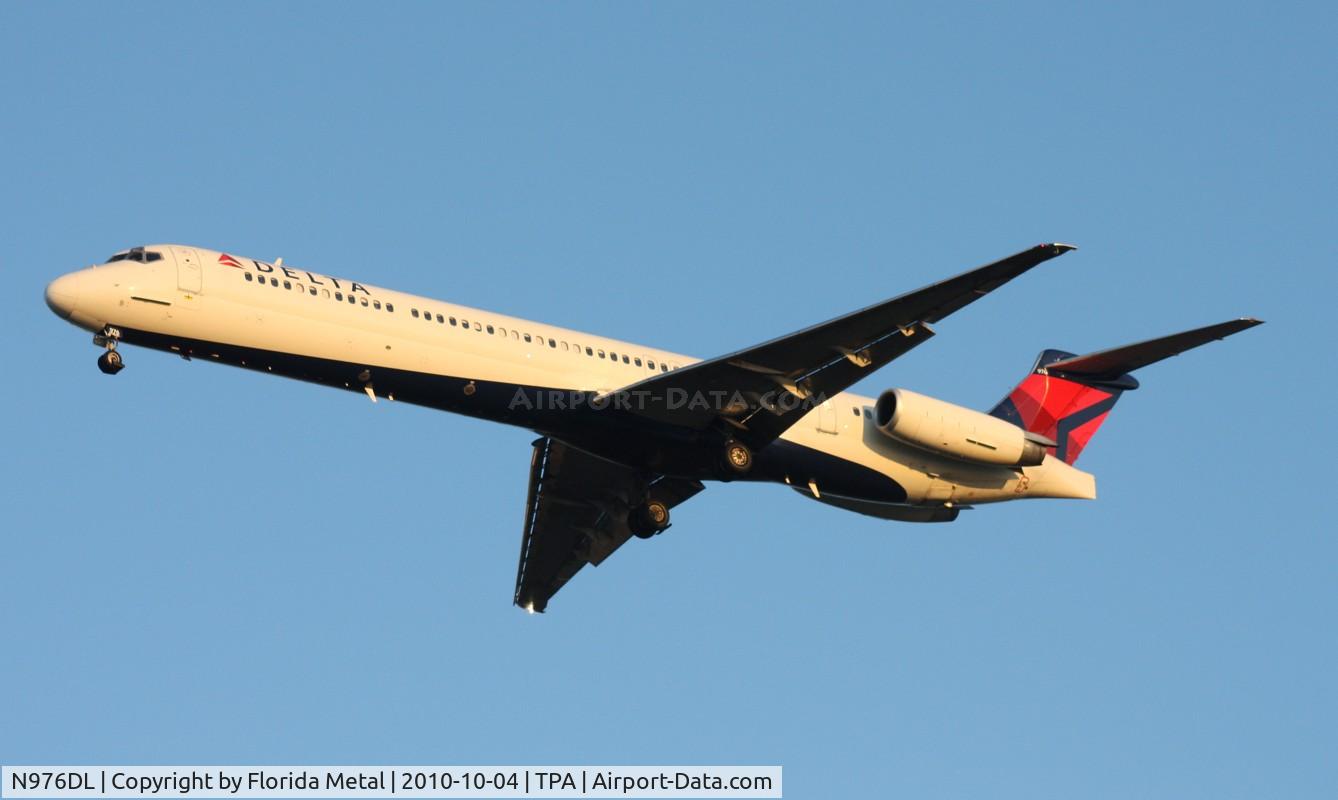 N976DL, 1991 McDonnell Douglas MD-88 C/N 53257, Delta MD-88