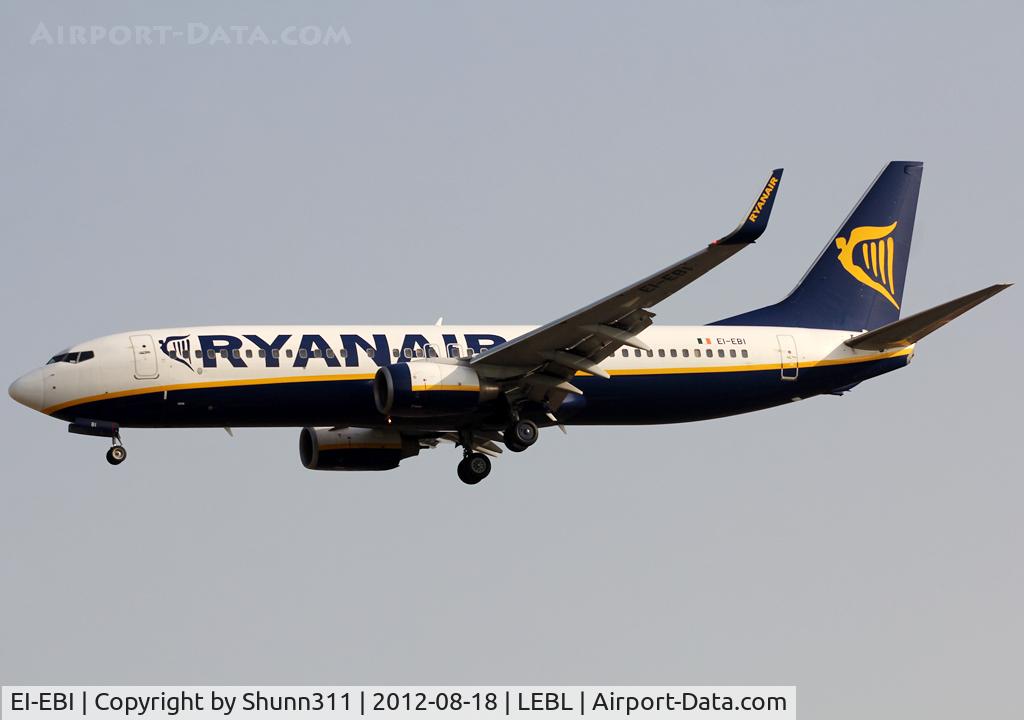 EI-EBI, 2009 Boeing 737-8AS C/N 37527, Landing rwy 25R