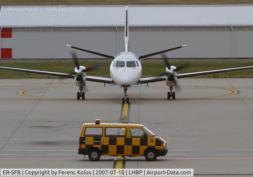 ER-SFB, 1995 Saab 2000 C/N 2000-022, Ferihegy