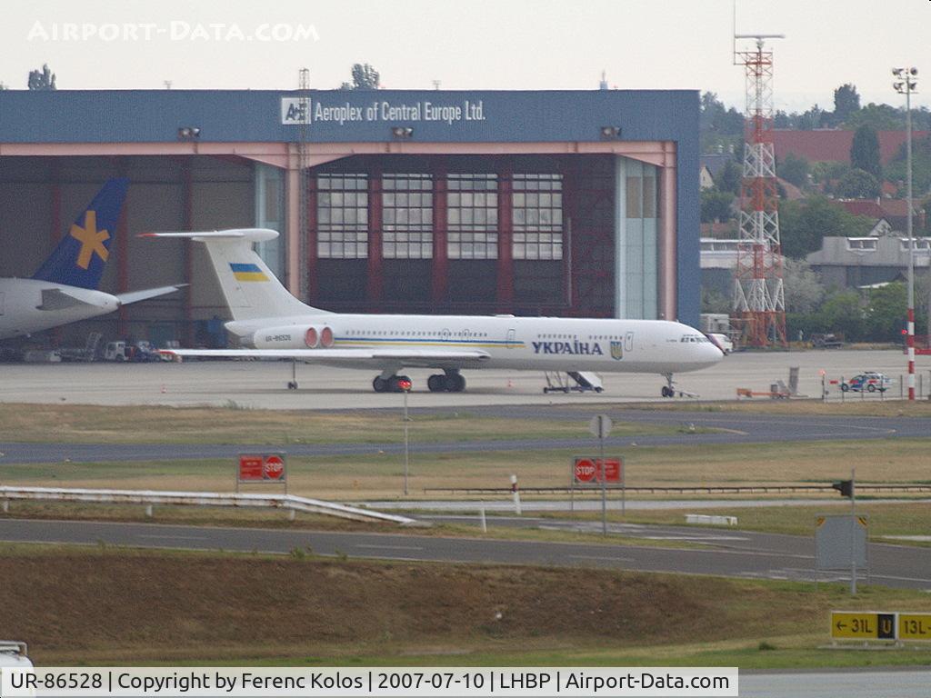 UR-86528, 1981 Ilyushin Il-62M C/N 4038111, Ferihegy