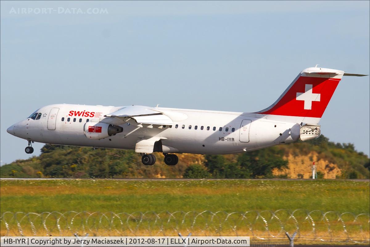 HB-IYR, 2001 British Aerospace Avro 146-RJ100 C/N E3382, AVRO 146-RJ100
