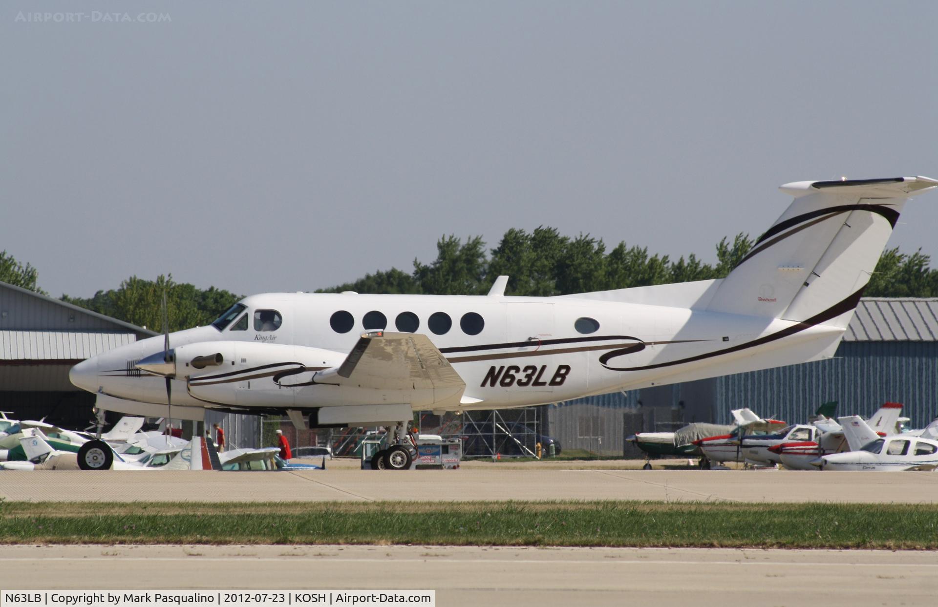 N63LB, 2004 Raytheon Aircraft Company B200 C/N BB-1894, Beech B200