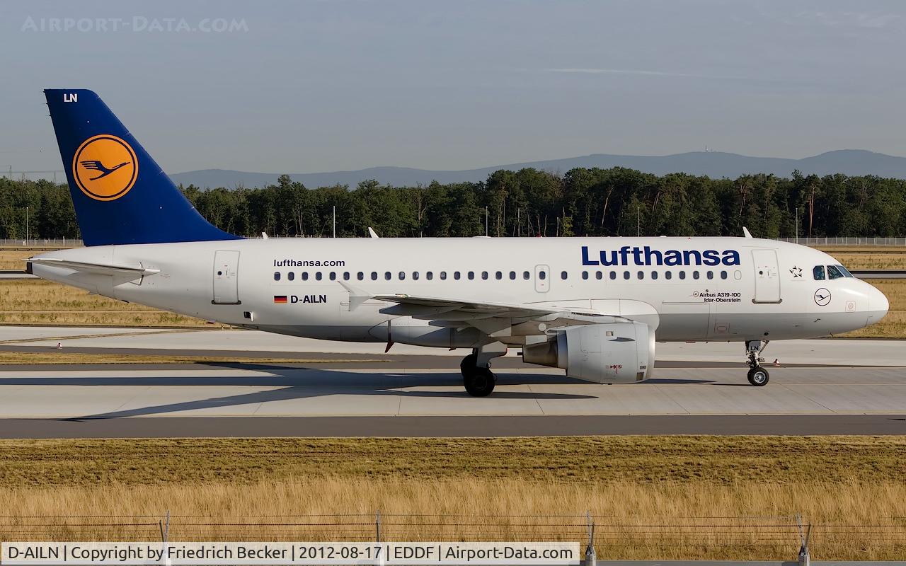 D-AILN, 1997 Airbus A319-114 C/N 700, taxying to the gate